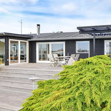 Holiday home In With House Sea View *