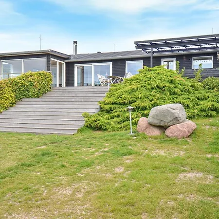 Holiday home In With House Sea View