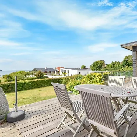 In With House Sea View Holiday home *