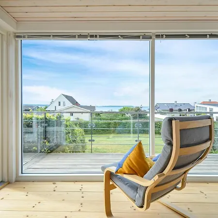 In With House Sea View Holiday home *